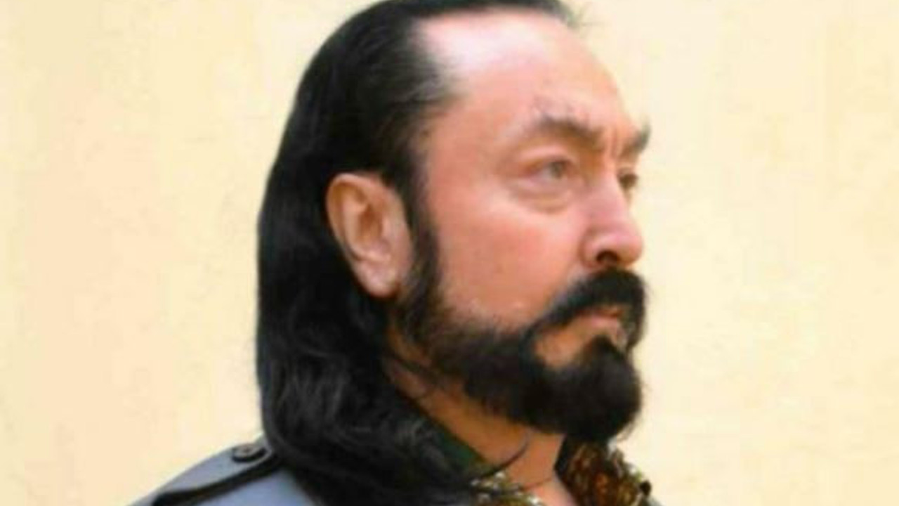 Adnan Oktar imaj değiştirdi