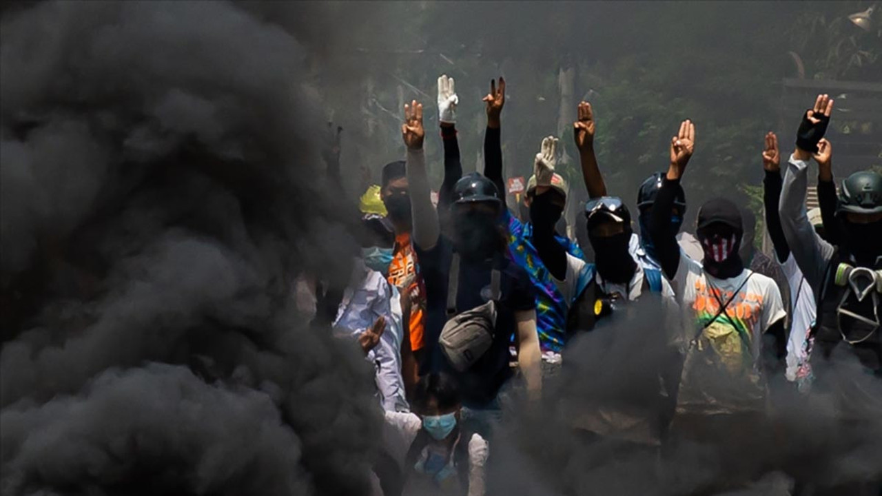 Myanmar'da ölen sivillerin sayısı 701'e çıktı