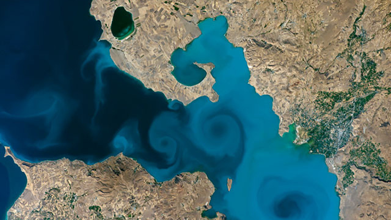 Van Gölü fotoğrafı destek bekliyor