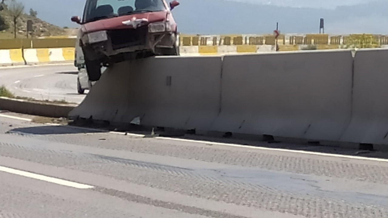 Otomobiliyle refüje çıktı