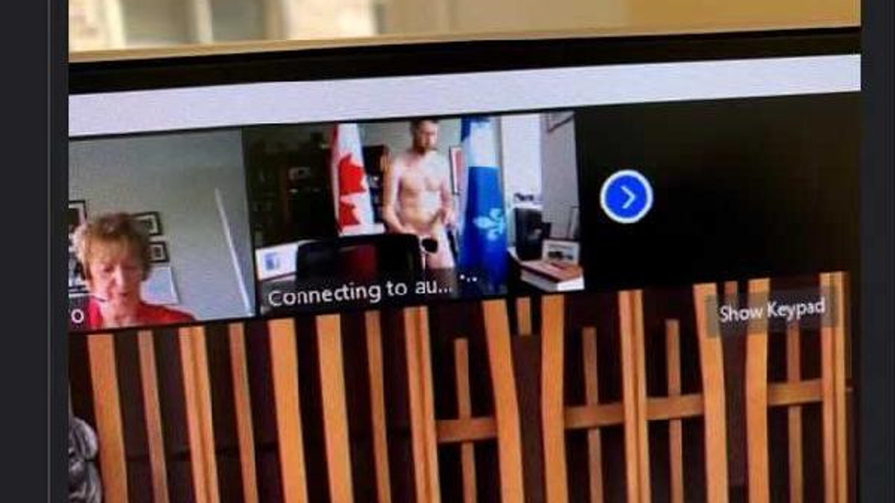 Milletvekili sanal toplantıda çıplak yakalandı