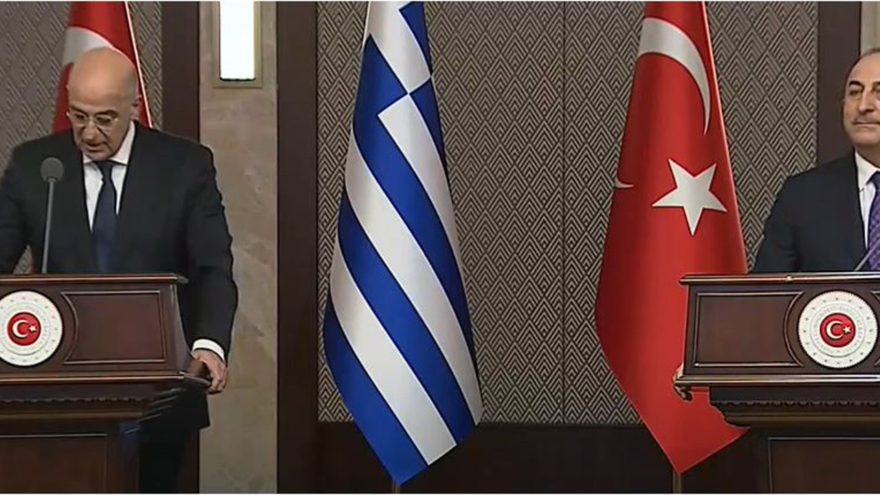 Canlı yayında gergin anlar: Bakan Çavuşoğlu'ndan küstah Yunan'a sert cevap