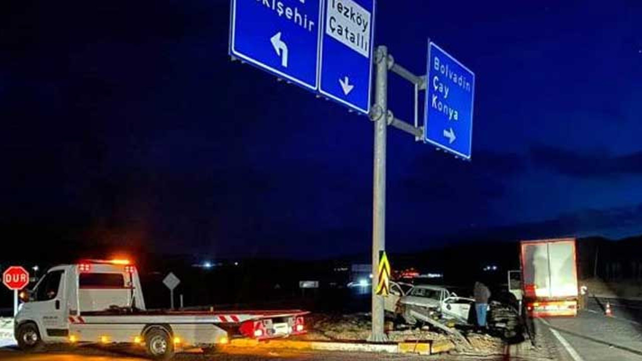 Afyonkarahisar'da katliam gibi kaza: 3 ölü, 2 yaralı