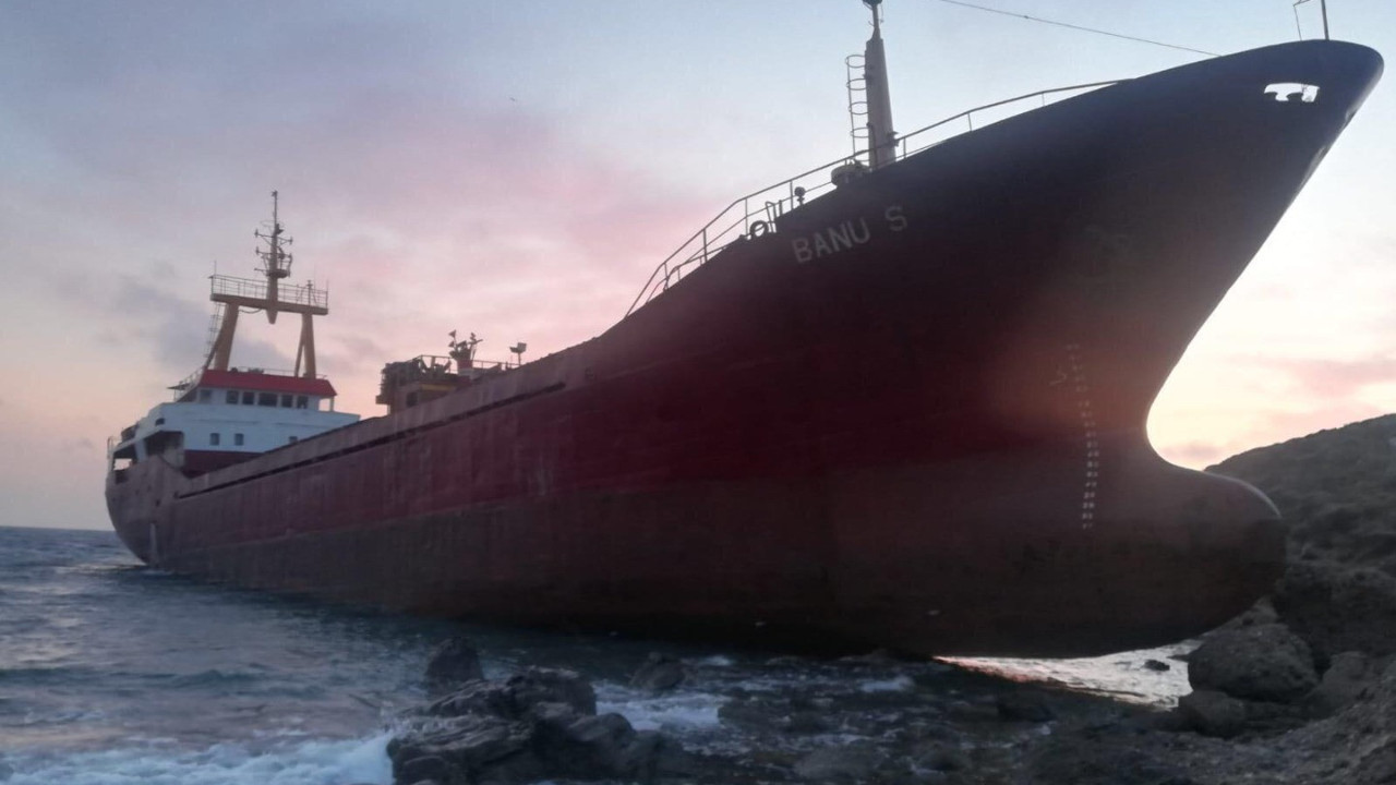 Çanakkale'de kargo gemisi karaya oturdu