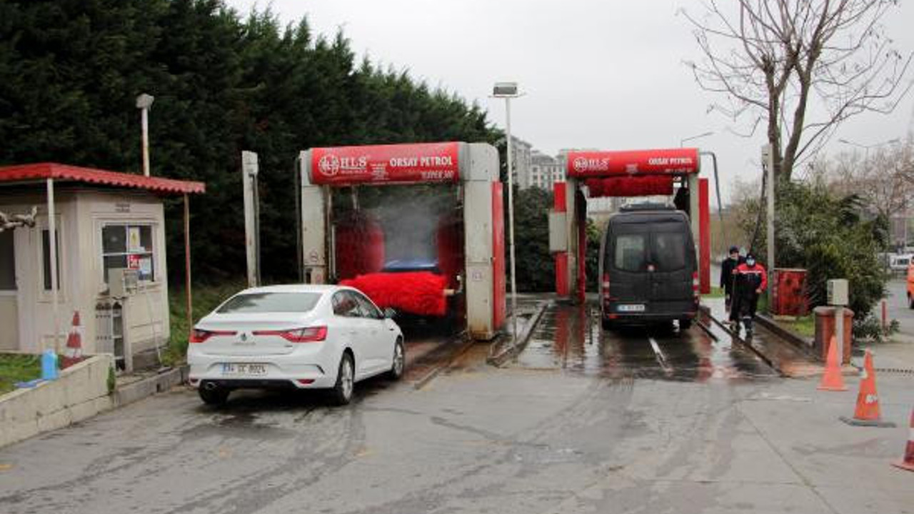 Sabah kalktıklarında gözlerine inanamadılar. Oto yıkamacılara akın ettiler