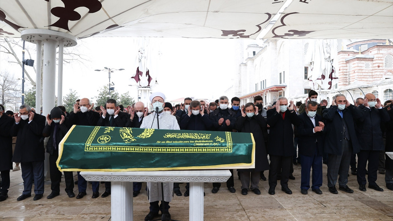 İSAV Başkanı Prof. Dr. Ali Özek, son yolculuğuna uğurlandı