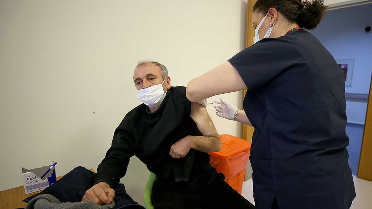 55 yaş üstü vatandaşlar aşılanmaya başlandı