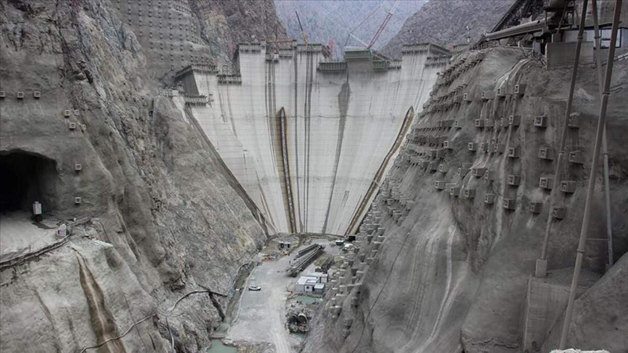 Bitmeyen proje kara deliğe döndü. 1.3 milyar lira daha yuttu. Gizli ihaleyle aynı adrese milyarlar aktı