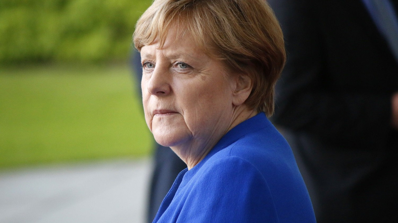 Merkel'den Navalnıy açıklaması