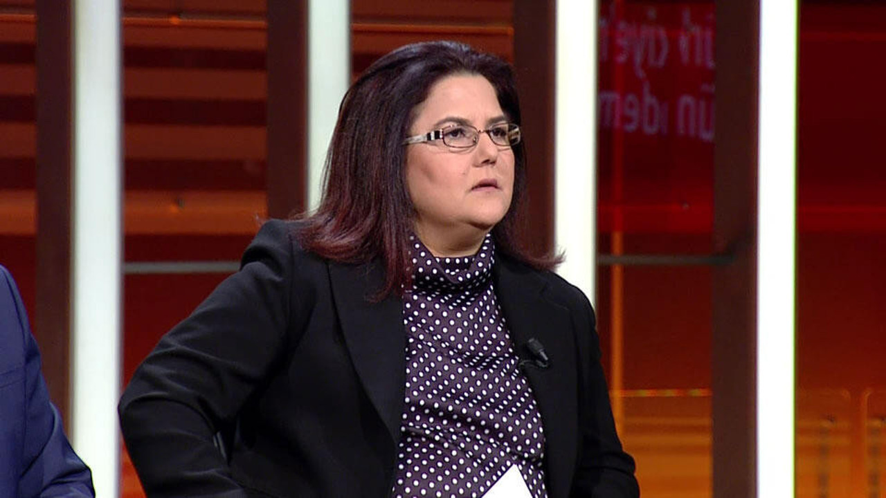 Yeni bakan Derya Yanık fena yakalandı. Senin adamlar patates dağıtıyor ne iş