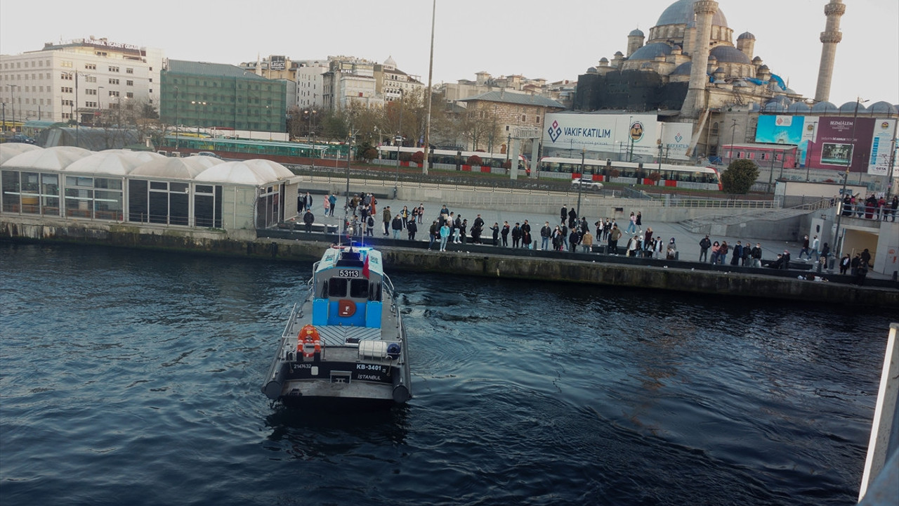 Galata Köprüsü'nde feci olay. Hayatını kaybetti