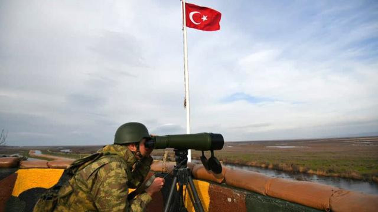 Yunanistan'a kaçmaya çalışan 8 FETÖ şüphelisi yakalandı