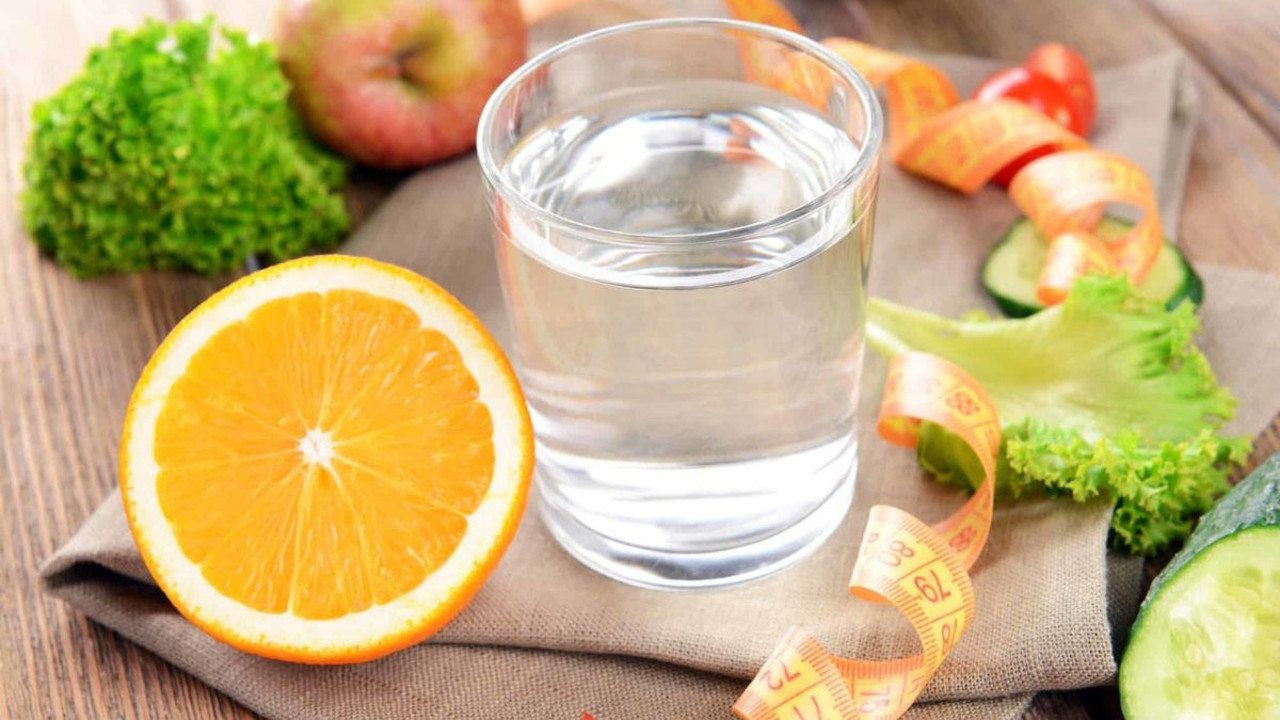 Yediğinizde gün boyu susatmayan mucize besinler. Uzman isim önerdi