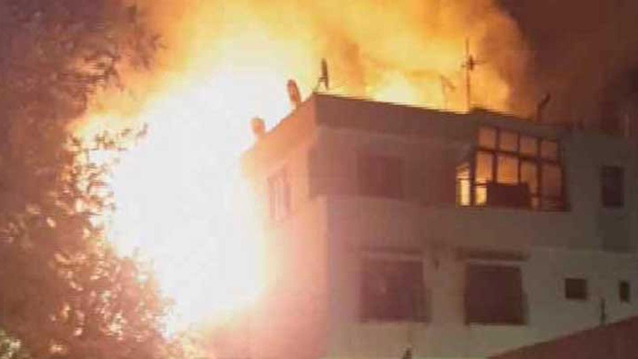 Gaziantep'te metruk binada yangın (25 Nisan 2021)