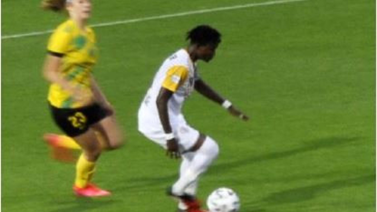 Gol kraliçeliğine Zelal ve Bassira Tourre damgası