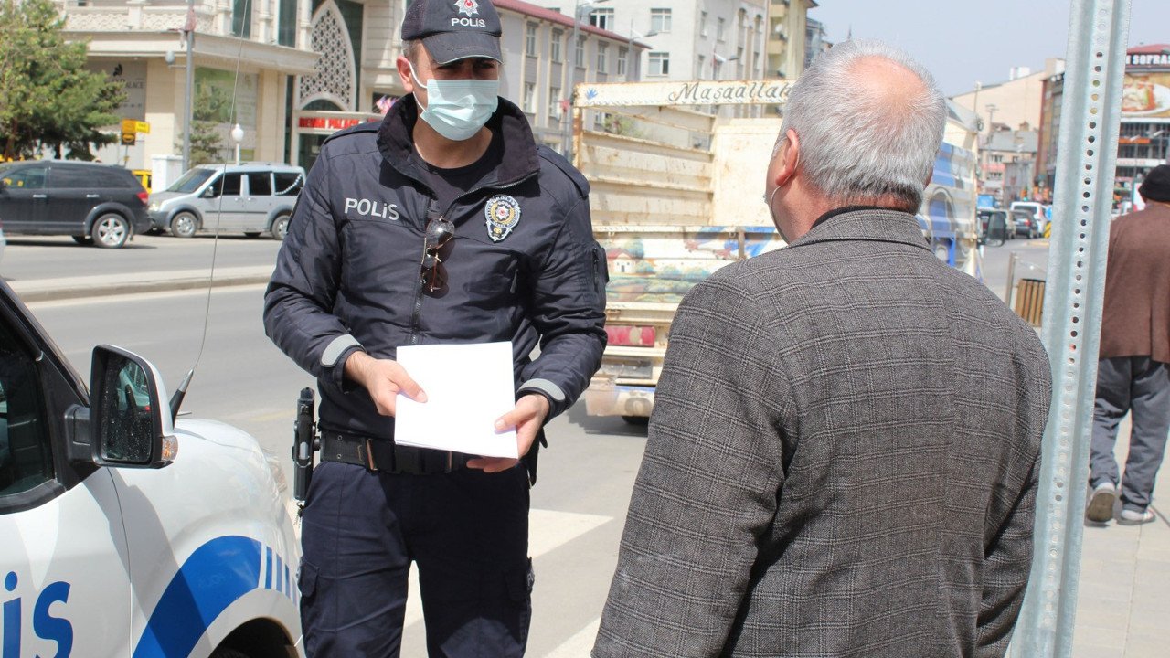 Bankaya gitti polis alarma geçti. Hakkında tutanak tutuldu