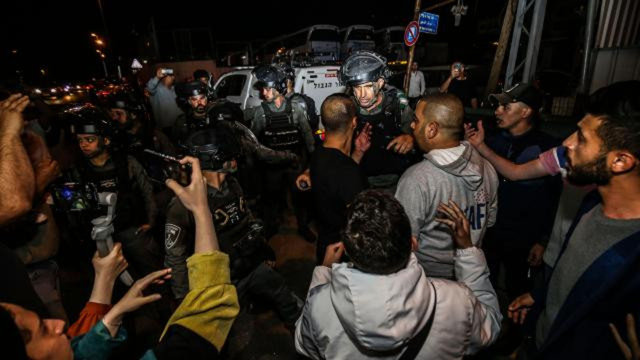 İsrail Doğu Kudüs'te yine Filistinlilere saldırdı