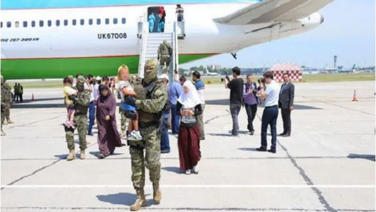 Özbekistan Suriye'den 93 vatandaşını aldı