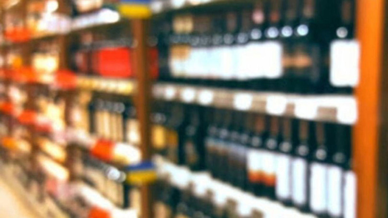 İstanbul’da alkol satışı yasaklandı. Büfeleri tamamen kapattılar