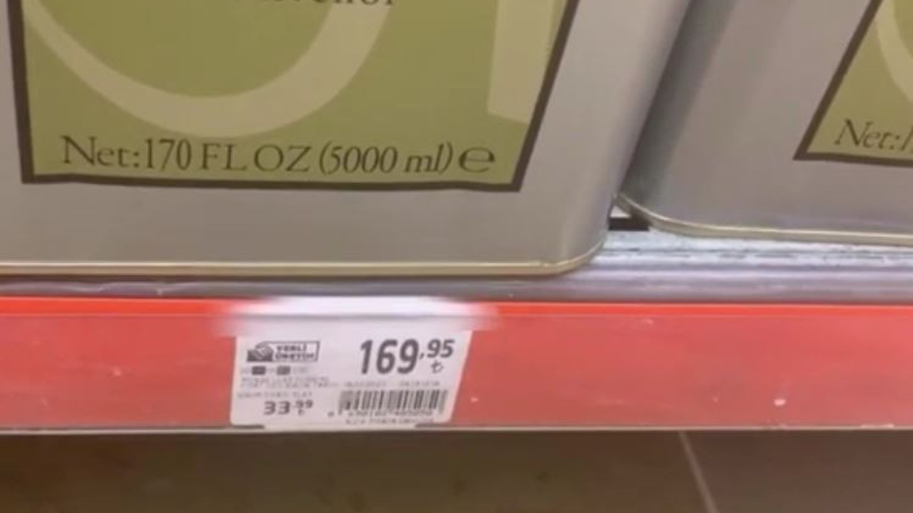 Zeytinyağı biber bebek sütü ve peynirin fiyatı uçtu. Marketlerde şok fiyat. 450 gram peynirin fiyatını biliyor musunuz?