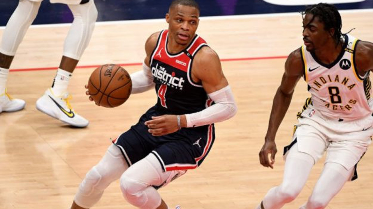 Russell Westbrook'tan geceye damga vuran performans