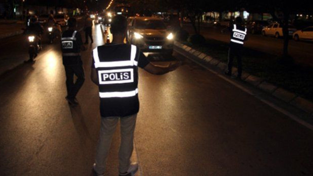 Denetimlere katılmamak için özel düzenek kurdu. Polisleri bile şaşkına çevirdi