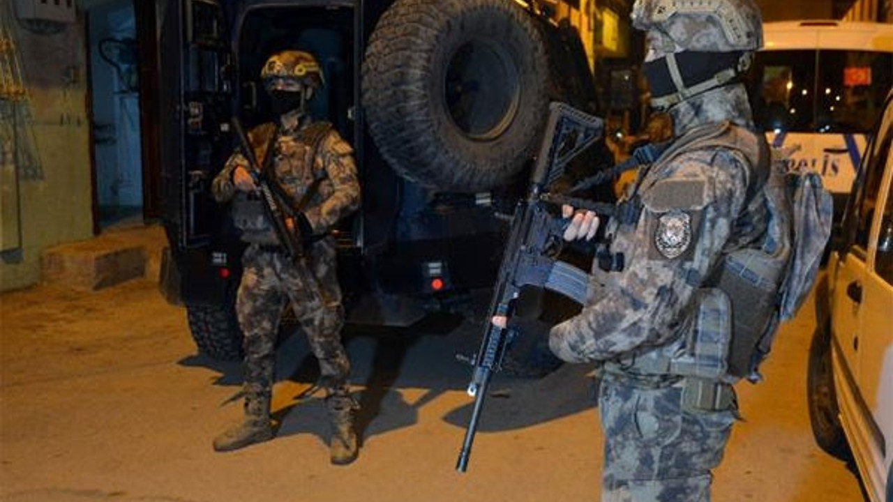 FETÖ'nün talebe yapılanmasına şafak baskını