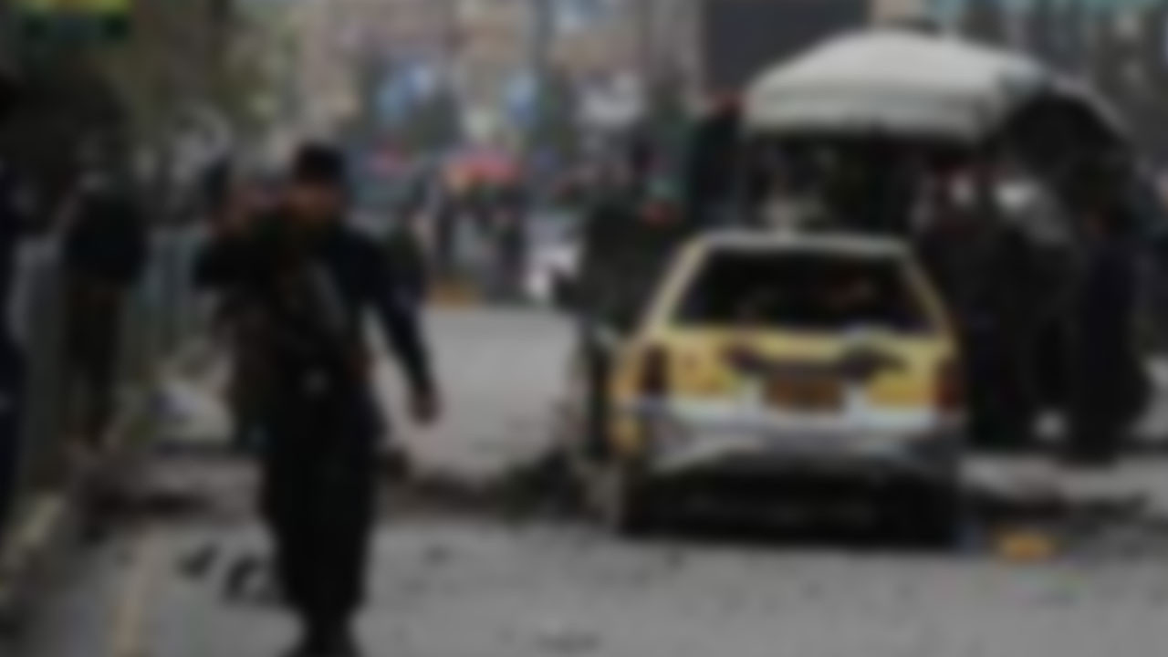 Kabil'de doktorları taşıyan araca bombalı saldırı