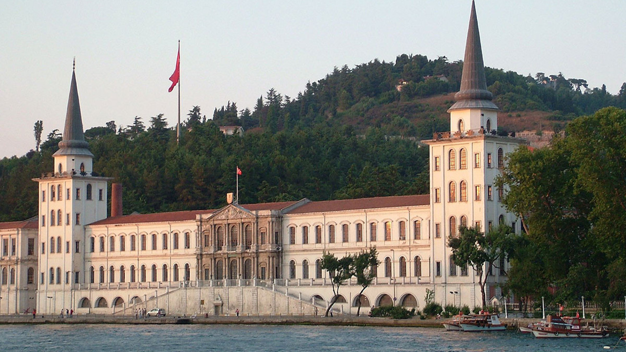 FETÖ muayene sistemini değiştirip obezi de sağırı da orduya almış. Her şeyin tanığı olan isim anlattı