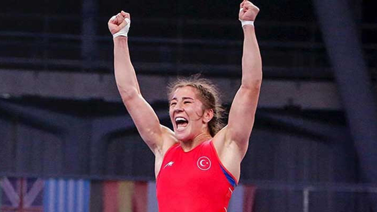 Milli güreşçi Yasemin Adar’dan olimpiyat kotası