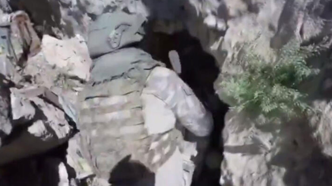 PKK'nın lüks mağarasına Mehmetçik'ten ağır darbe. Yerle bir edildi