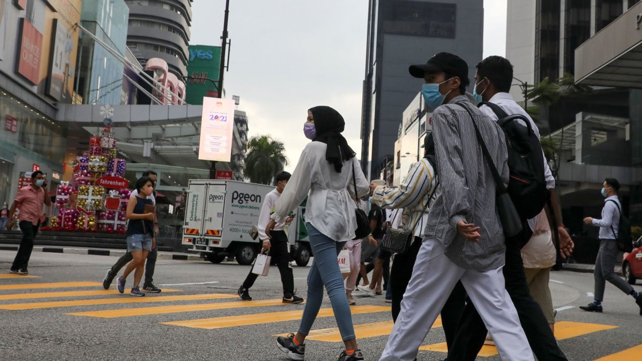 Malezya'da kısmi sokağa çıkma yasağı ilan edildi