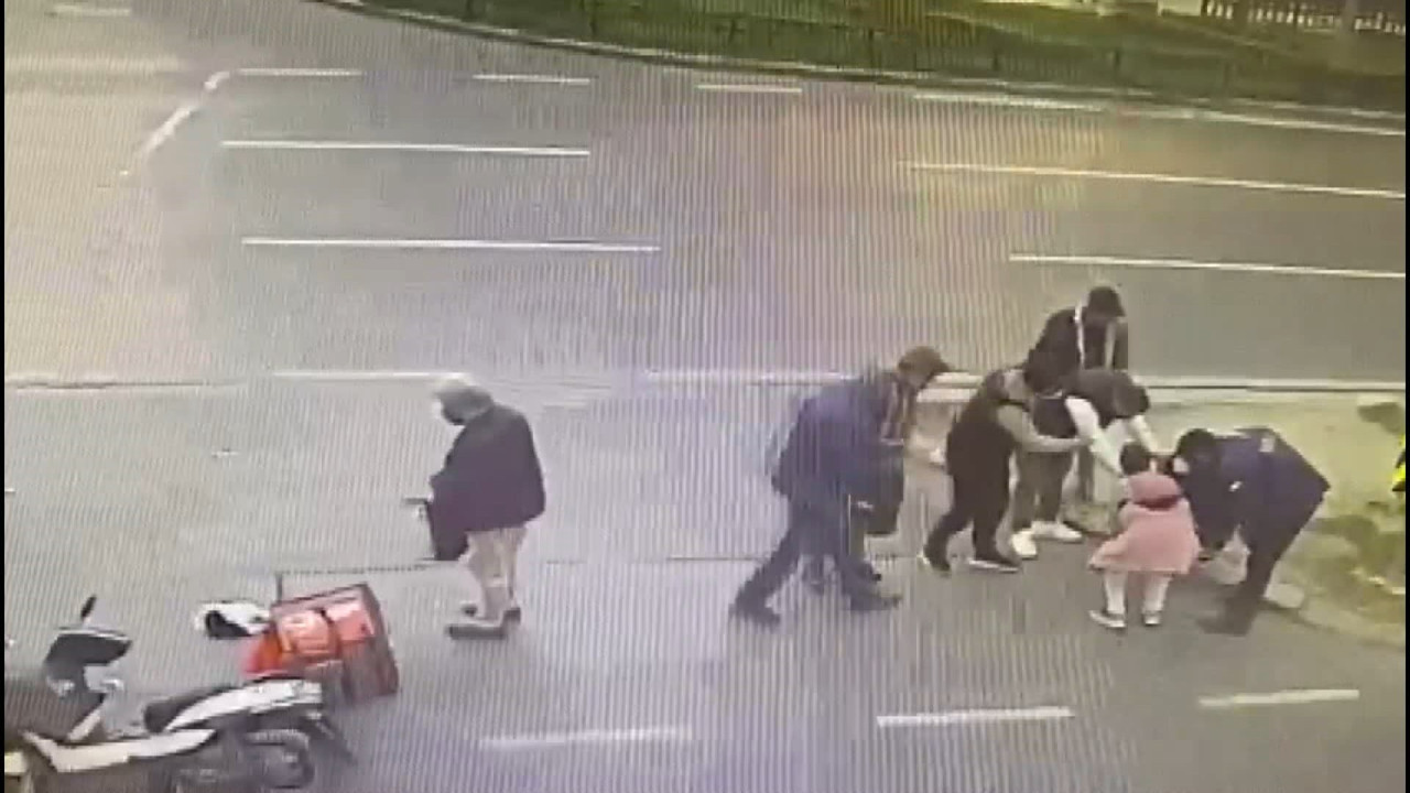 Taksici aracına hırsız telefona yaralı ambulansa baktı