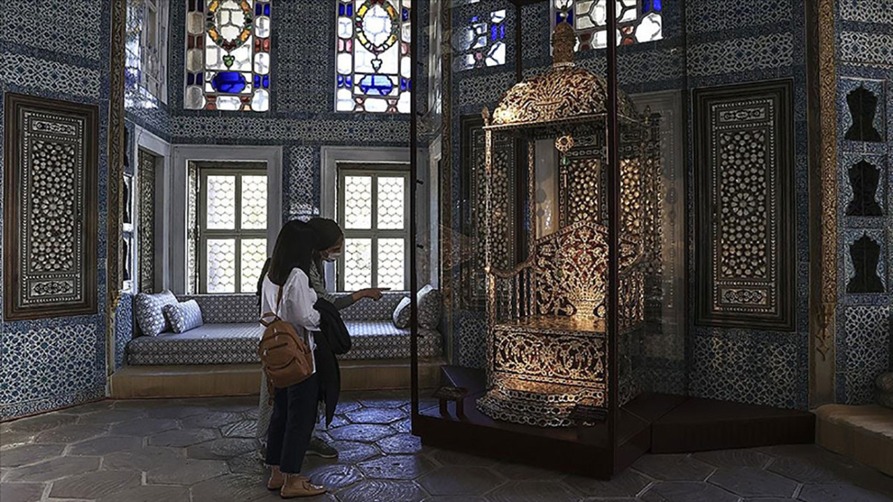 Arife Tahtı Topkapı Sarayı’nda sergilenmeye başlandı