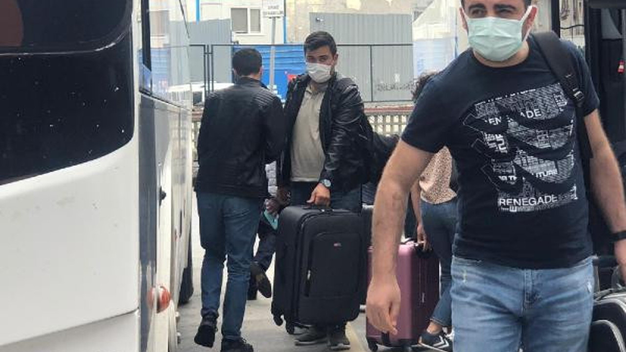 Otogarlarda dönüş yoğunluğu. Erken davranan yol aldı piyasada bilet kalmadı