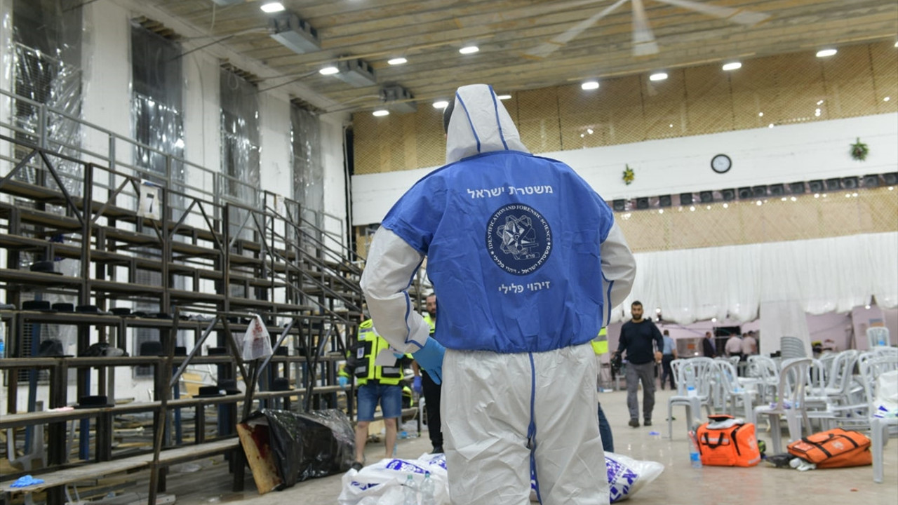 İsrail'de sinagogdaki tribün çöktü. Ölü ve yaralılar var