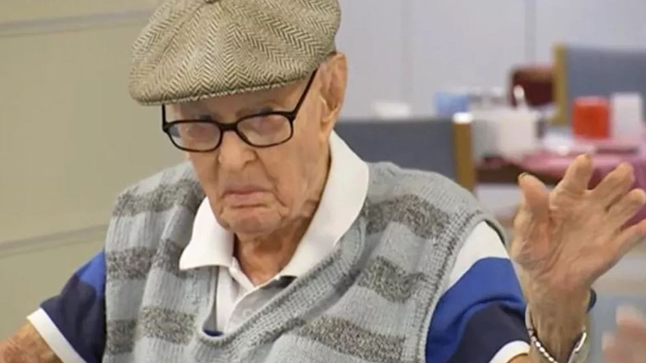 111 yaşındaki Dexter Kruger her gün yediği yemeği açıkladı. Siz çöpe atıyorsunuz o sabah akşam yiyor