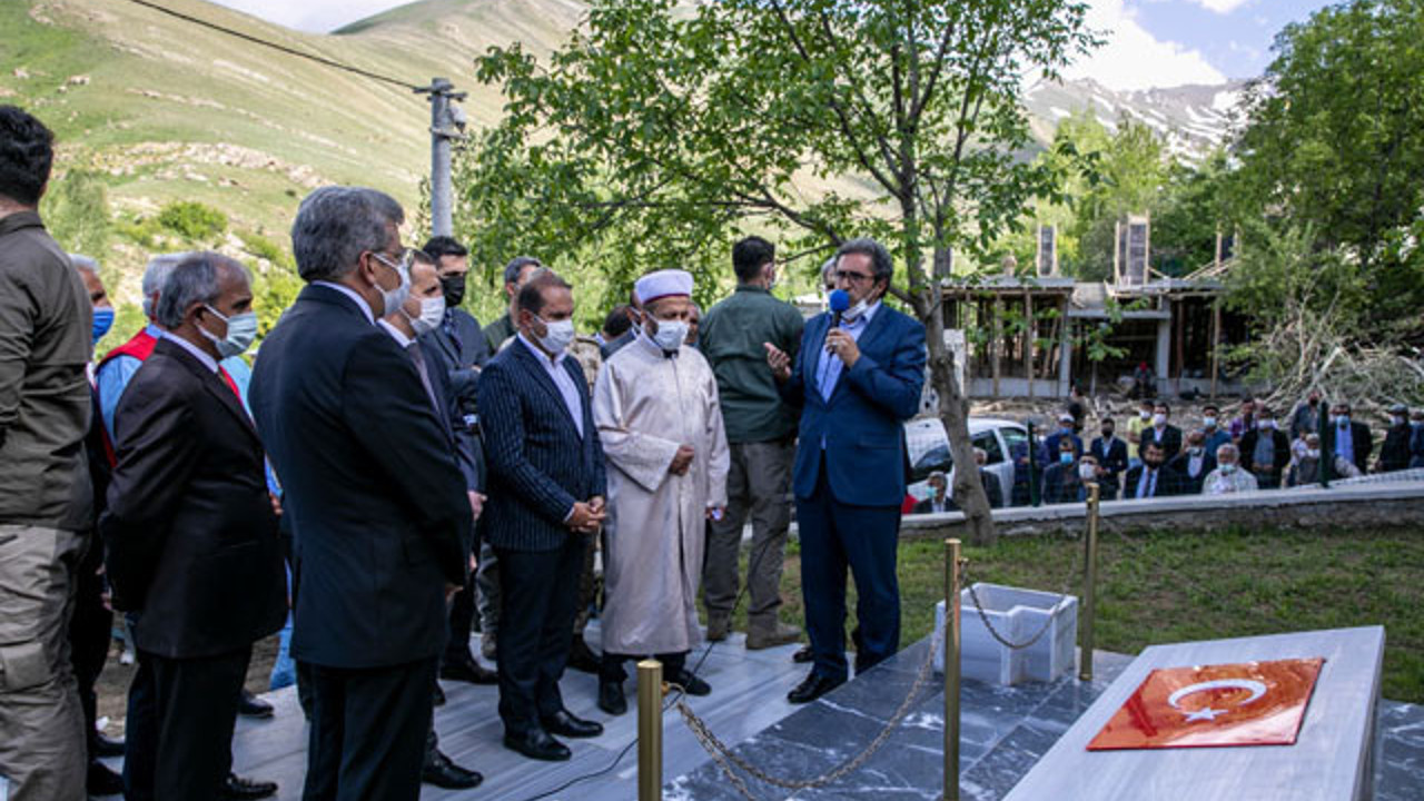 Van'da Ermeni çetelerinin katlettiği 150 kişi anısına şehitlik