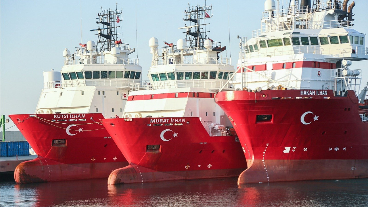 Türkiye'de 3 gemiye isimleri verildi. Vefa böyle bir şey. Bunu kim düşündüyse Allah razı olsun