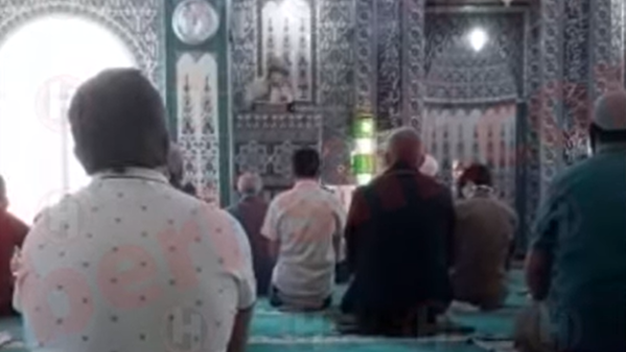 Müftüden Selanik'ten göçen Türkler için skandal ifadeler. Selanik göçmenleriyle ne alıp veremediği var. Cemaat camiyi terketti