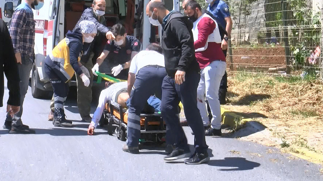 Evinin balkonunda ekmek bıçağıyla bileklerini kesti