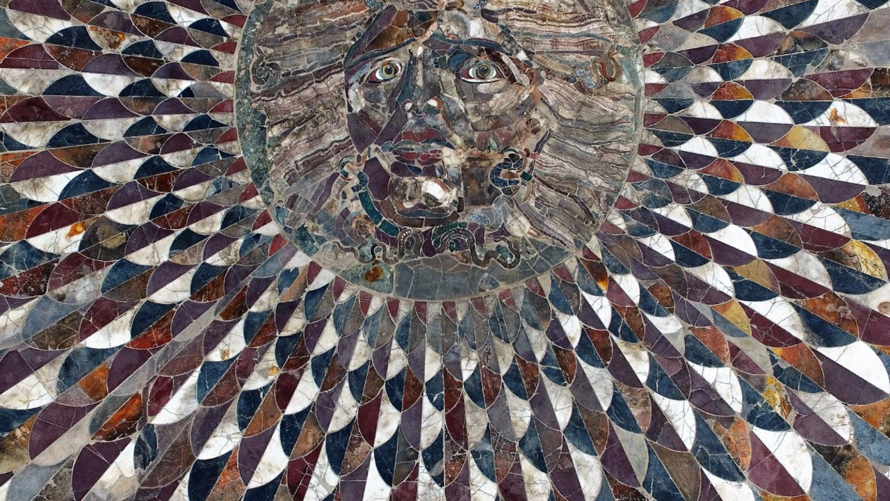 Medusa mozaiği ziyarete açıldı. Dünyada tek