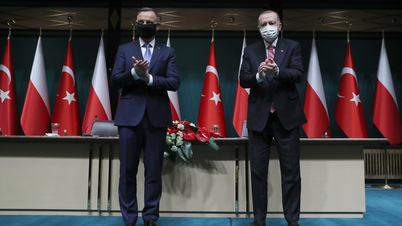 Türkiye tarihinde bir ilk... 'NATO ülkesine SİHA sattık'