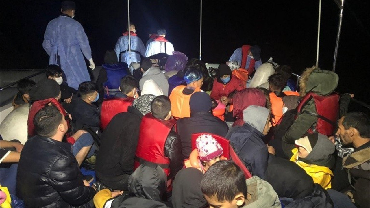 Yunanistan 46 göçmeni ölüme itti, Sahil Güvenlik kurtardı