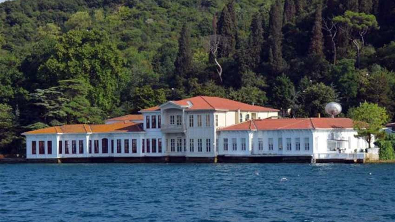 Şirketini sattı ünlü Kıbrıs Yalısı'nı satın aldı