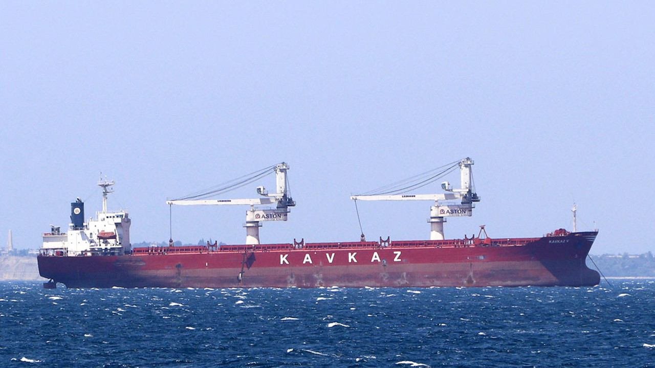 Çanakkale'de yük gemisi arızalandı