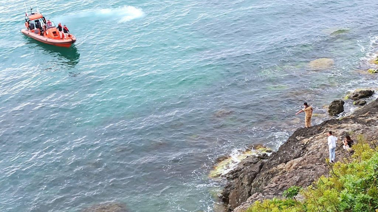 2 kadın kayalıklarda mahsur kaldı