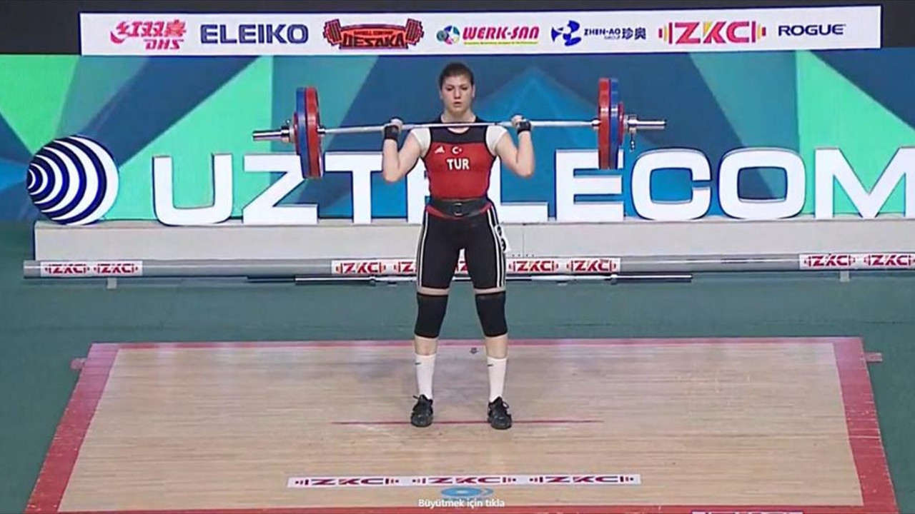 Dilara Uçan'dan Dünya Gençler Halter Şampiyonası'nda altın madalya