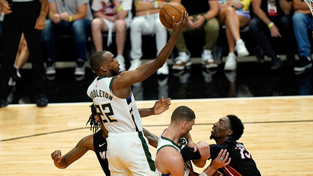 NBA play-off'larında tur atlayan ilk takım Bucks