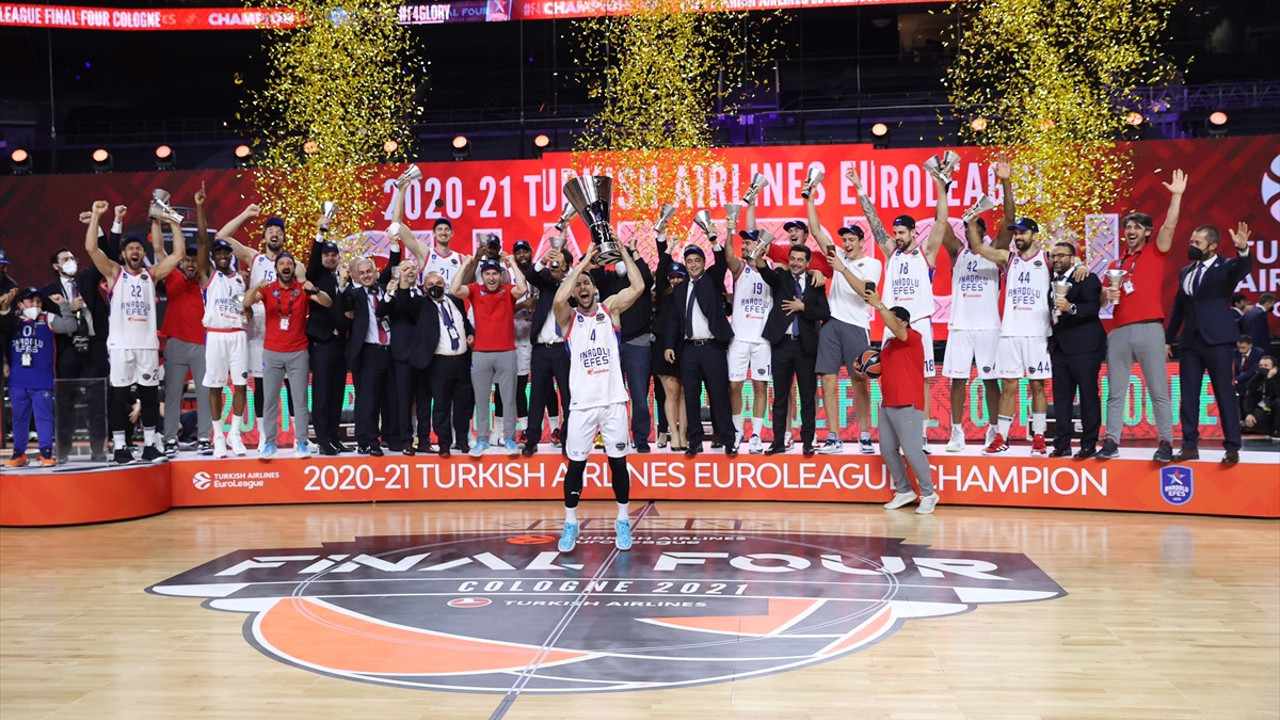 Anadolu Efes Avrupa şampiyonu